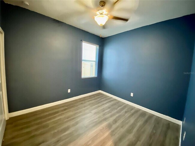 Building Photo - 10143 Newminster Loop