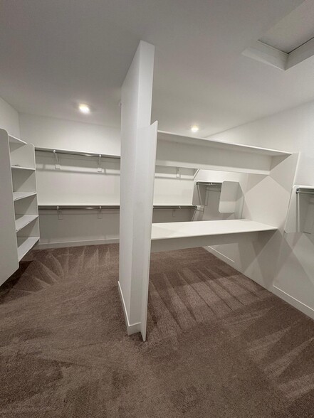 Building Photo - 7710 W Crabapple Dr