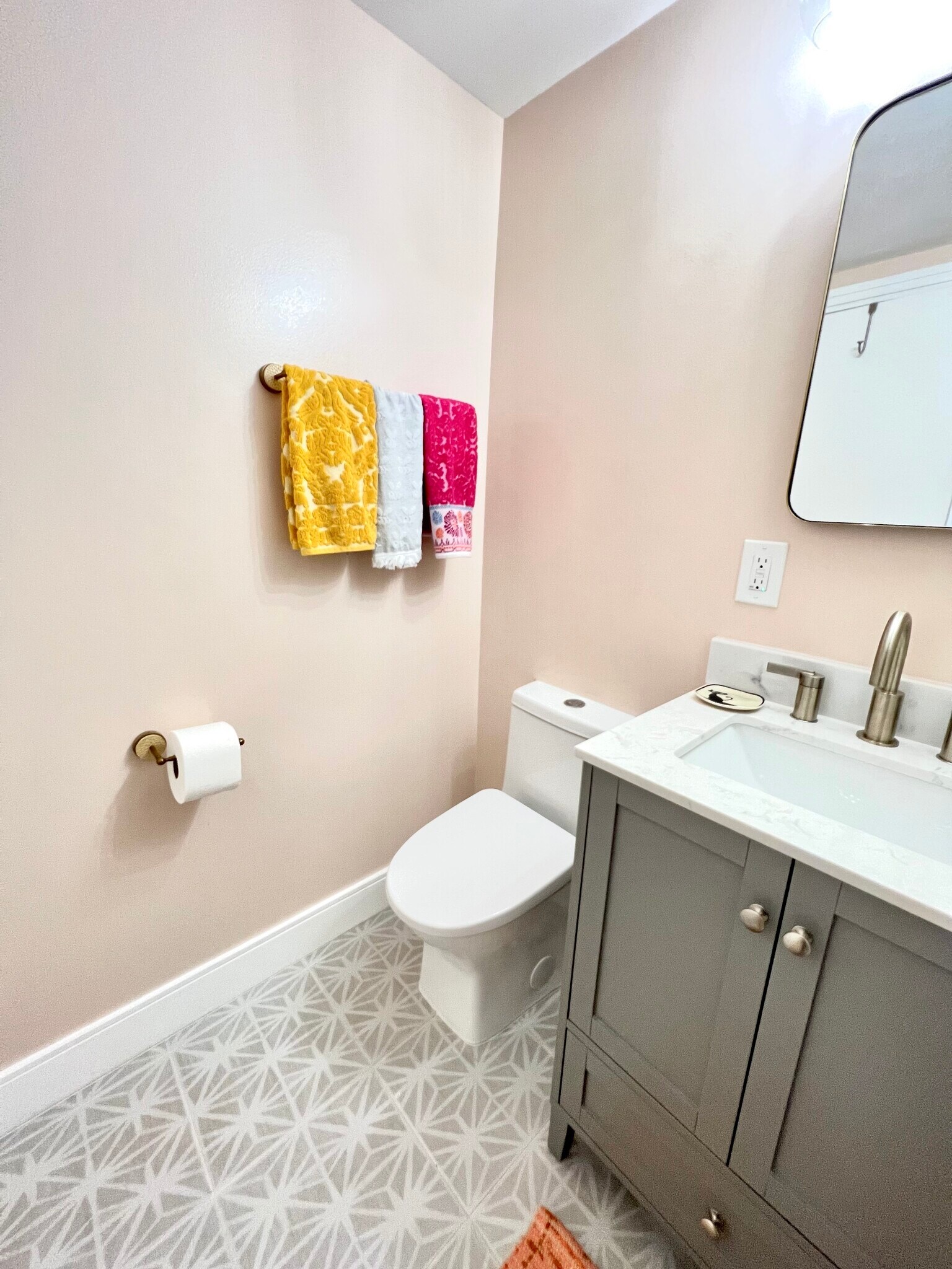 Bathroom - 800 4th St SW