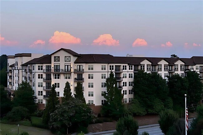 Building Photo - 901 Abernathy Rd NE