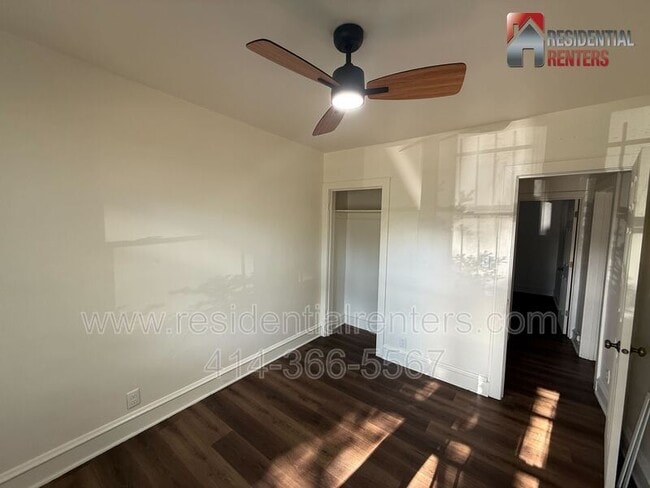 Building Photo - 5560 N 40th St