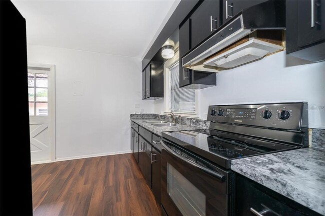 Building Photo - 124 E Muriel St