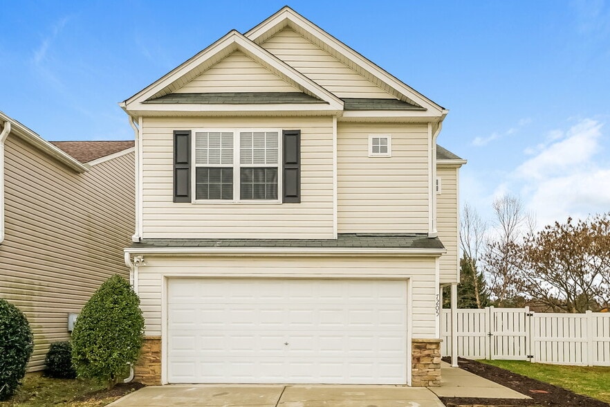 Primary Photo - 7205 Brighton Hill Ln