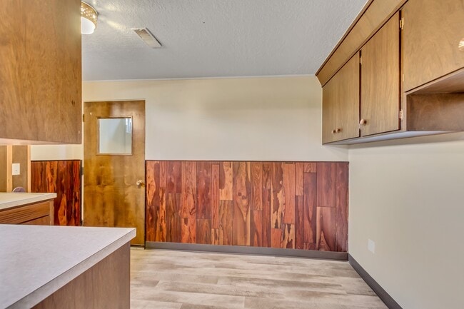 Building Photo - 450 N 500 E