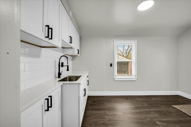 Building Photo - 9090 Stahelin Ave