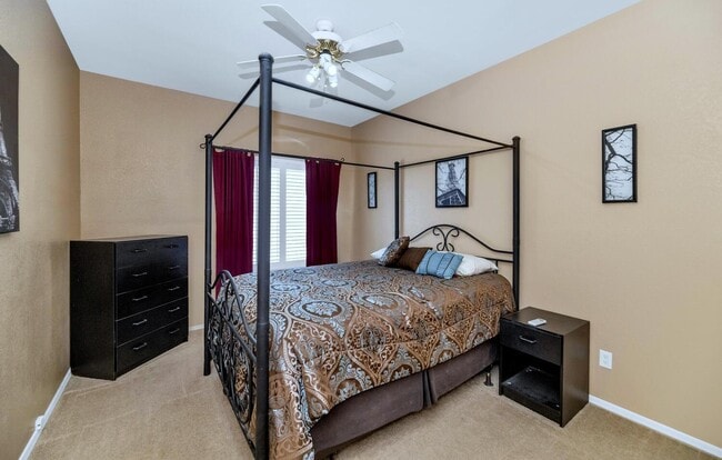 Building Photo - 11155 E Laurel Ln