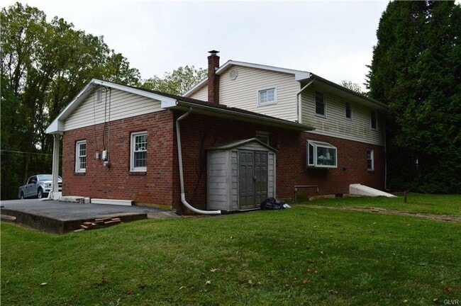 Building Photo - 3417 Blue Ridge Dr