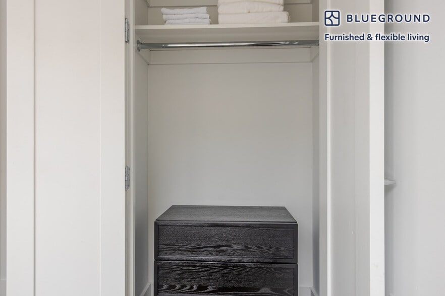 Building Photo - 82 4th Ave