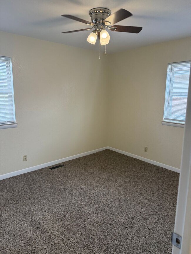 Building Photo - 1809 N Pennsylvania Ave