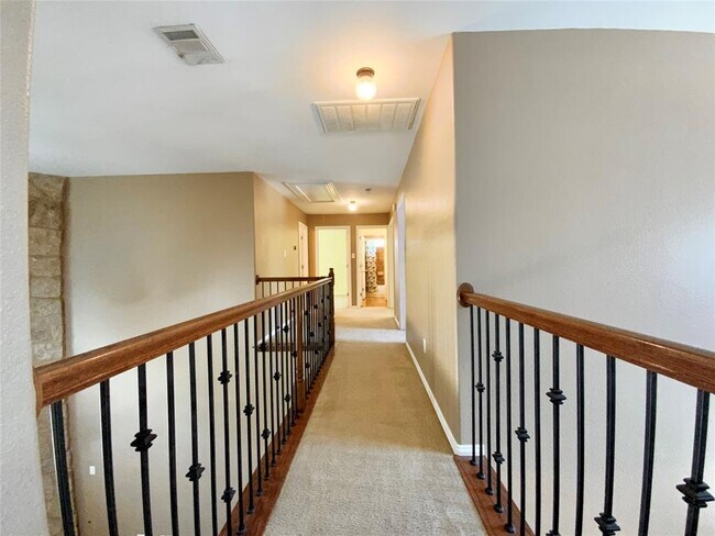Building Photo - 303 Kati Ln