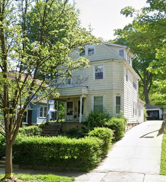 Building Photo - 2207 Grandview Ave