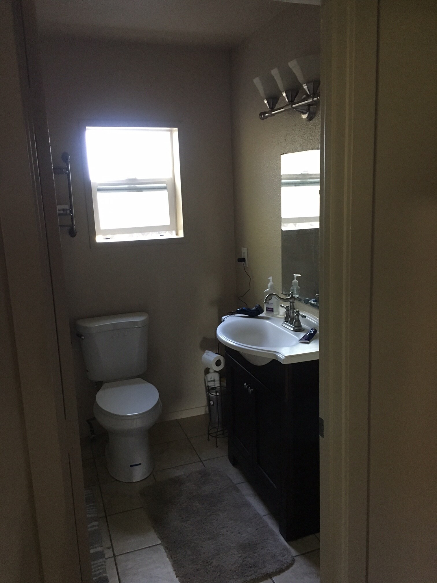 Bath 1 - 2935 Johnson Ave