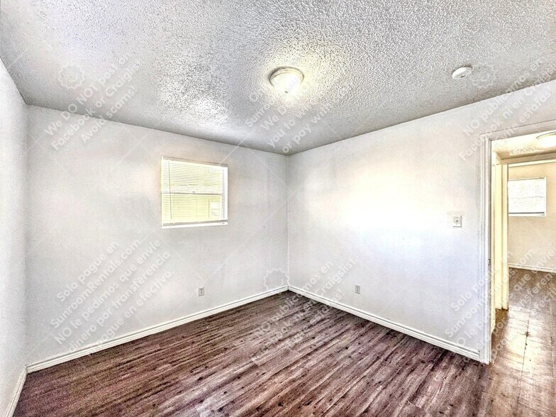 Building Photo - 742 Old Martindale Rd