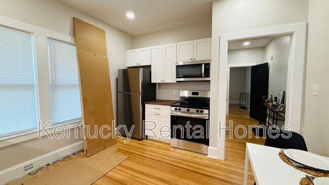 Building Photo - 161 Preston Ave