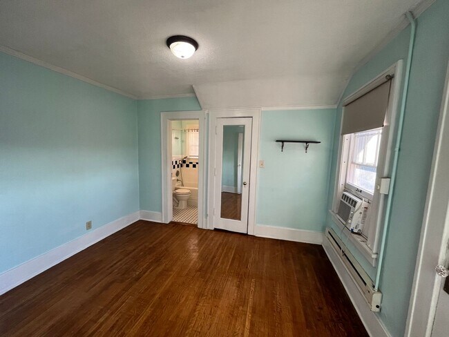 Building Photo - 1340 Plum St