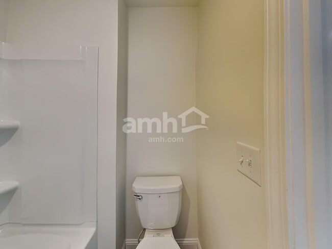 Building Photo - 510 Cash Cir