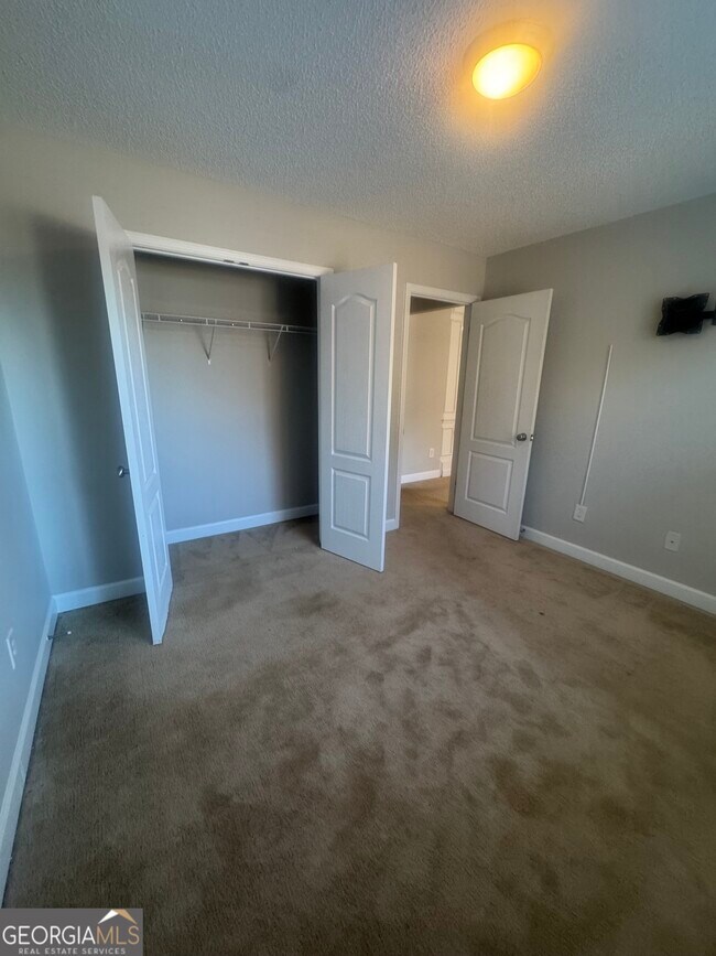 Building Photo - 180 Laurel Oaks Ln