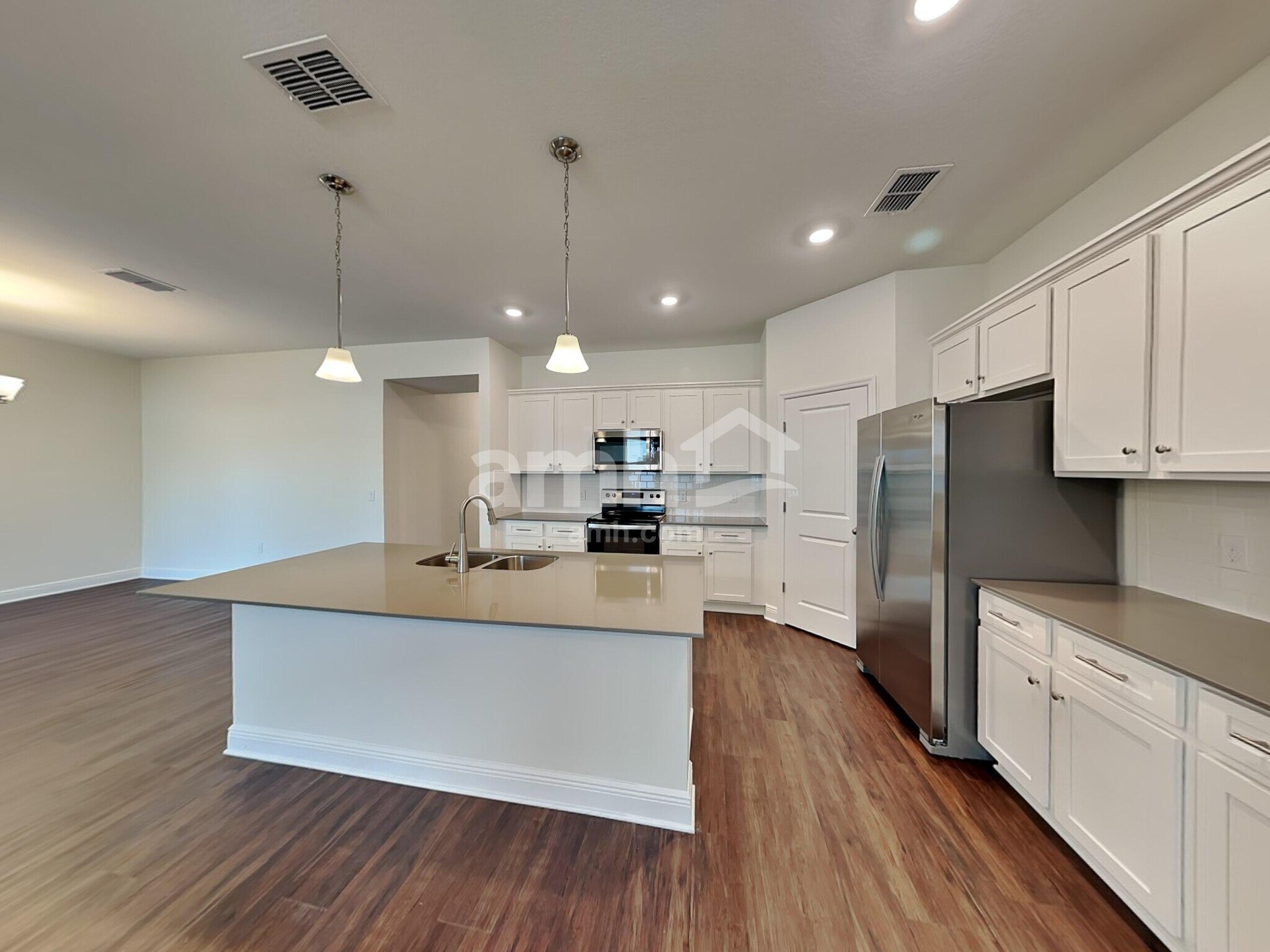 Building Photo - 964 Heavenly Dr