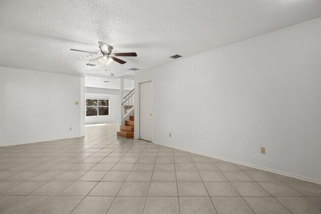 Building Photo - 13313 Black Canyon Dr