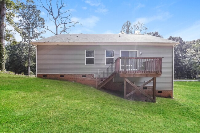 Building Photo - 176 Nottingham Rd