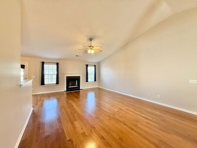 Building Photo - Charming 3BD, 2BA Fuquay-Varina Home with ...