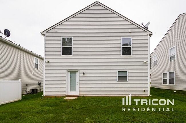 Building Photo - 2624 Stream Bank Dr