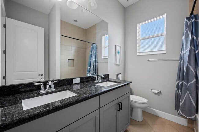 Building Photo - 15406 Goldfinch Cir