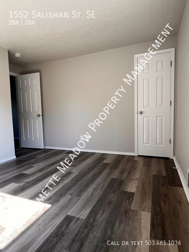 Building Photo - Updated 2 Bedroom 1.5 Bath Townhouse, Wate...