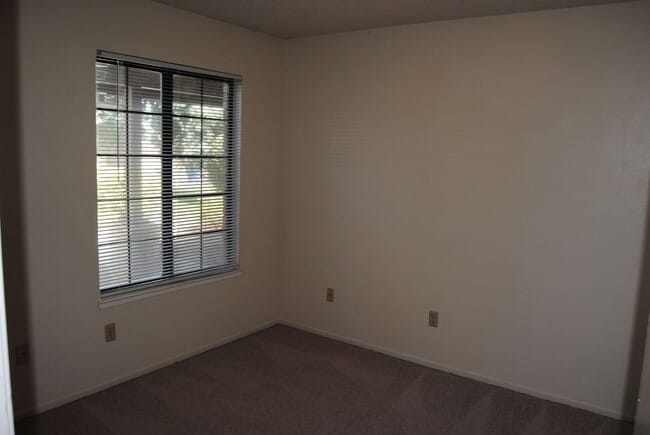 Building Photo - Two weeks of free rent during your third m...