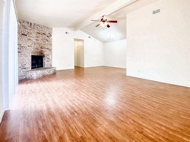 Building Photo - 106 Hughson Ct