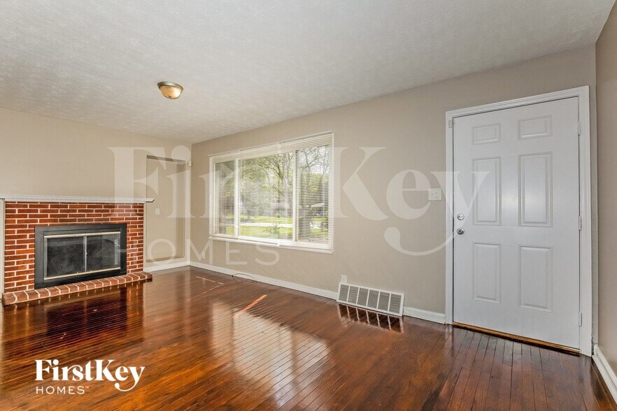 Building Photo - 2825 Kessler Blvd Dr