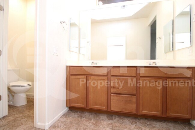 Building Photo - 5217 S 17th St