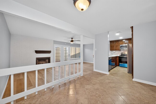 Building Photo - 11504 Village Pl Dr