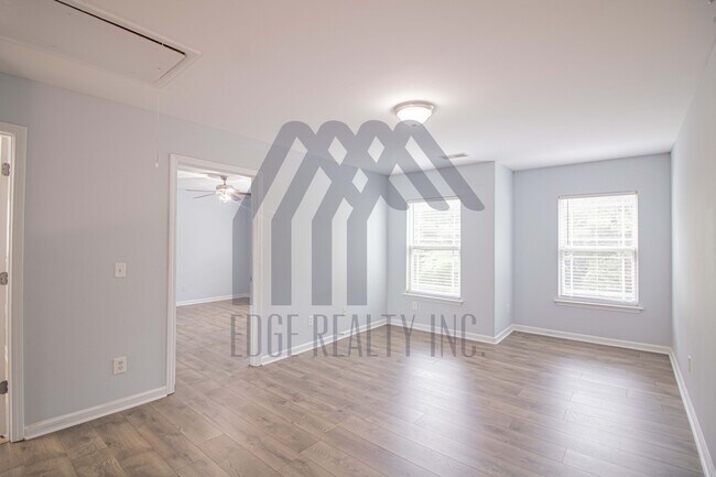 Building Photo - 110 Spring Lakes Dr