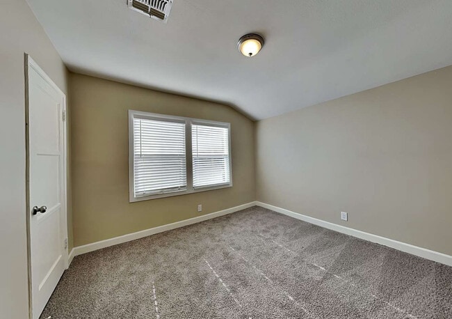 Building Photo - 6953 Donna Ave