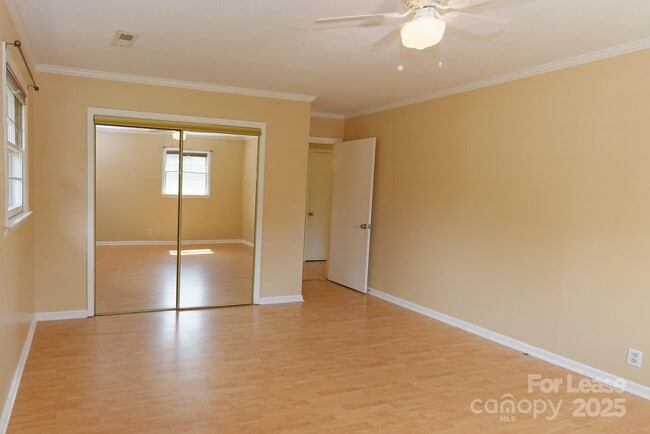 Building Photo - 416 W Pine St