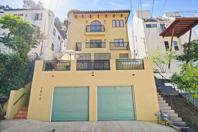 Building Photo - 9842 Portola Dr