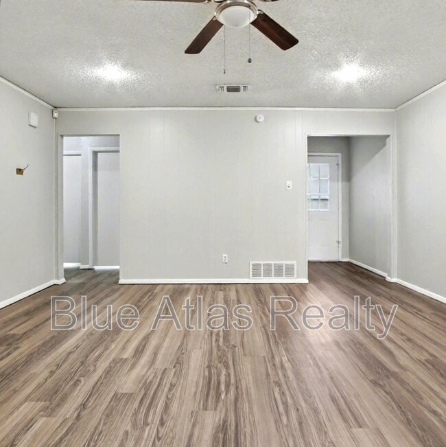 Building Photo - 6537 Meadowview Ln