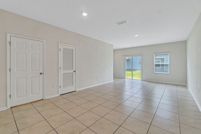 Building Photo - 920 Observatory Pkwy
