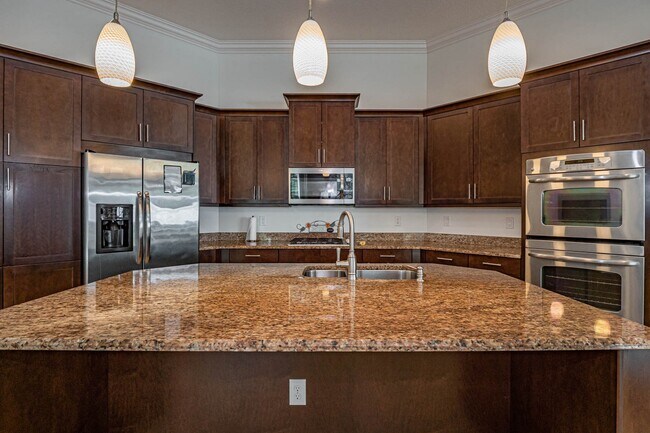 Building Photo - 4229 Diamond Square