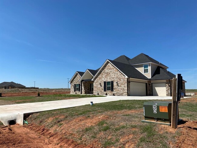 Building Photo - 4705 Whitetail Cir