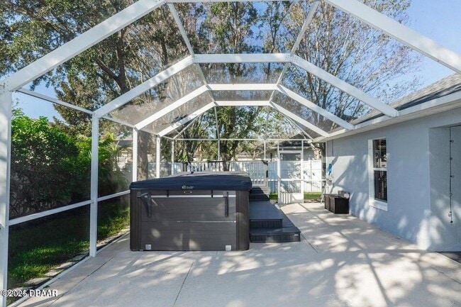 Building Photo - 12 Peruvian Ln