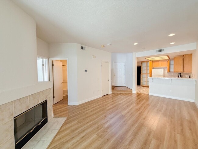 Building Photo - 2527 Baywood Way