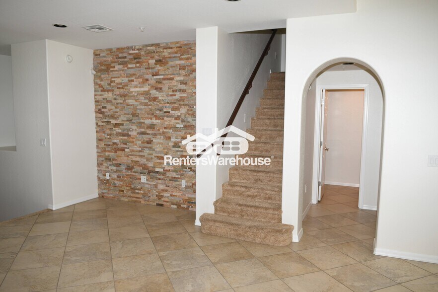 Building Photo - 3935 E Rough Rider Rd