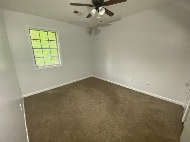 Building Photo - 1232 Creek Forest Ct NW