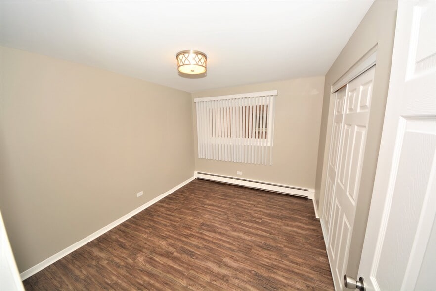 Building Photo - 9422 S 78th Ct