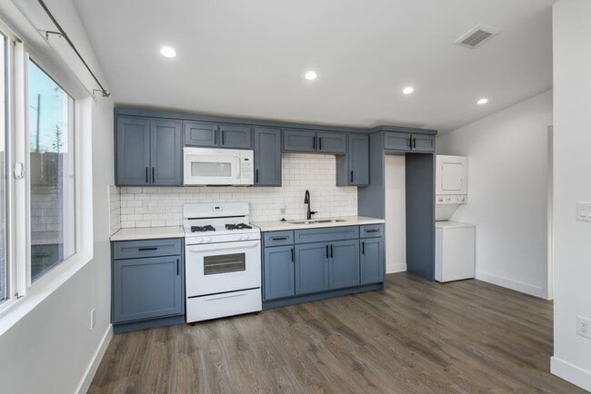 Building Photo - Charming One Bedroom ADU in Reseda