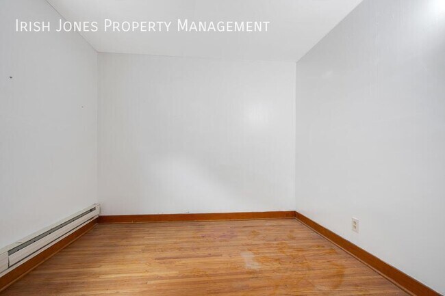 Building Photo - 227 Barnard St