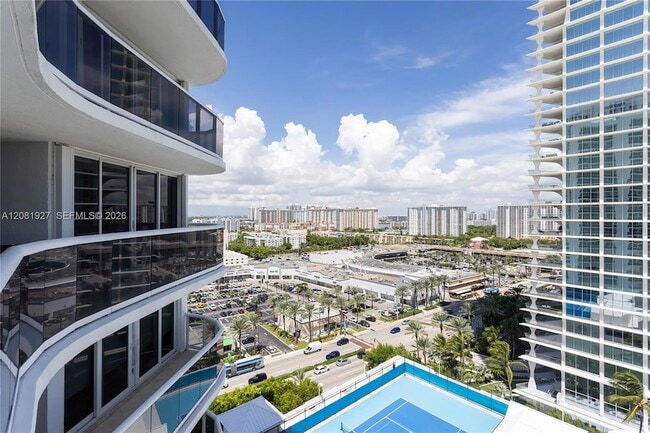 Building Photo - 16711 Collins Ave