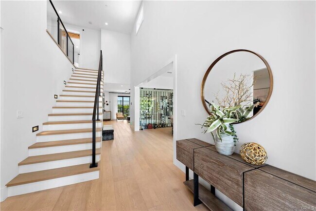 Building Photo - 2507 Alta Vista Dr